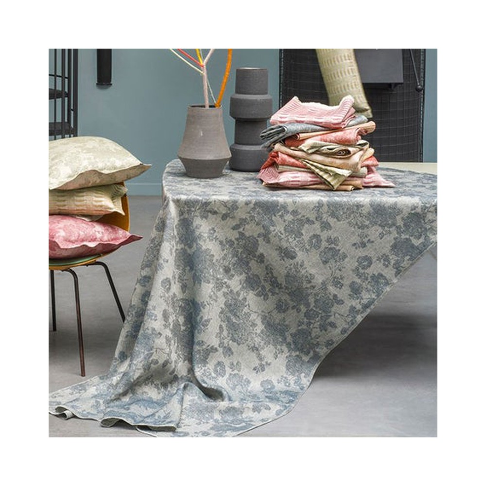 https://media3.coin-fr.com/15715-large_default/tablecloth-and-napkins-casual-flowers-le-jacquard-francais.jpg