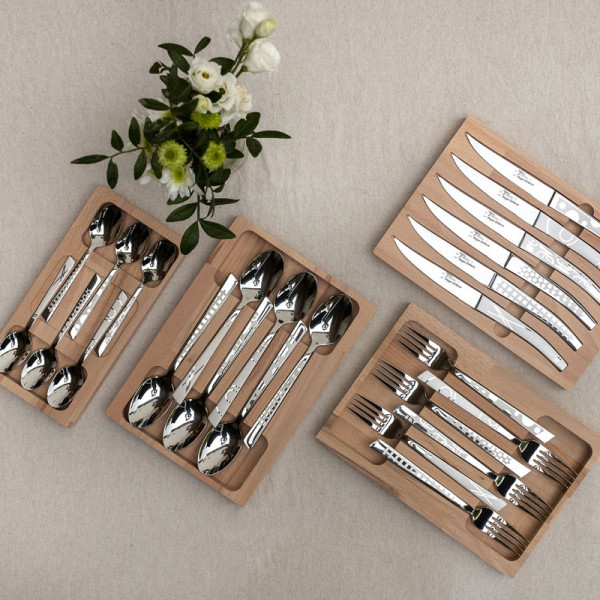 Coffret 6 cuillères à café décors maison Roger Orfèvre