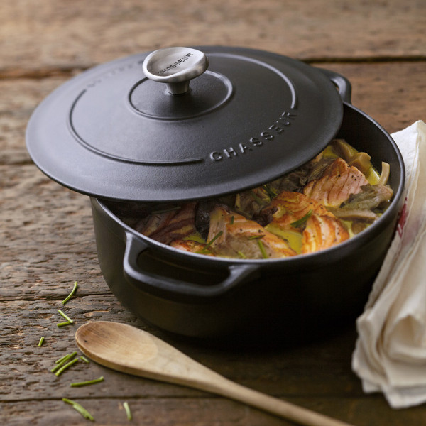 CHASSEUR Cast Iron Cocotte Dish 18cm - 2 Colors